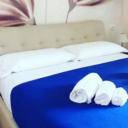 Deluxe Rooms And Chilling Jacuzzi Suite Guesthouse Roma Rom bilde