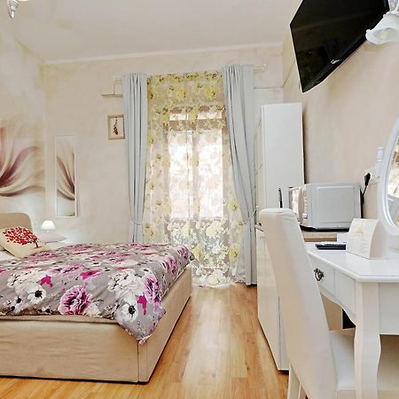 Deluxe Rooms And Chilling Jacuzzi Suite Guesthouse Roma Rom bilde