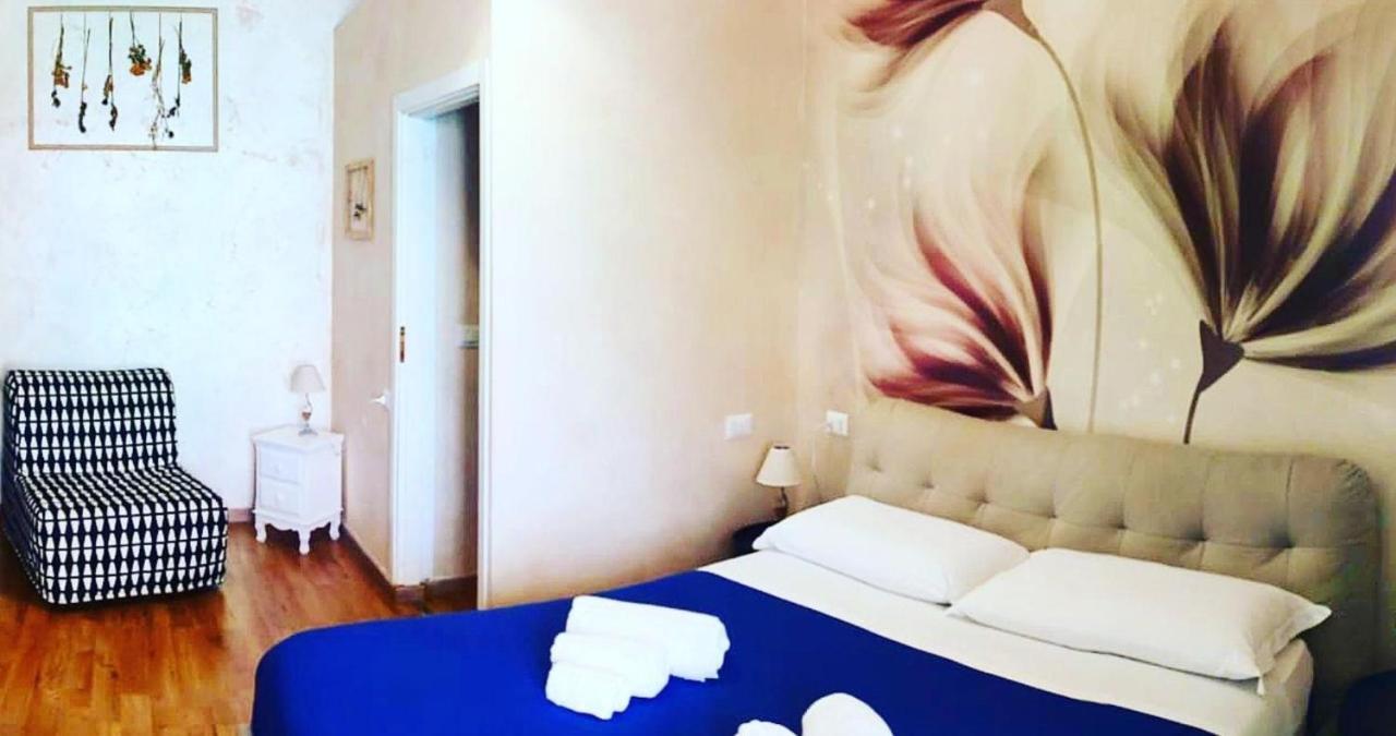 Deluxe Rooms And Chilling Jacuzzi Suite Guesthouse Roma Eksteriør bilde