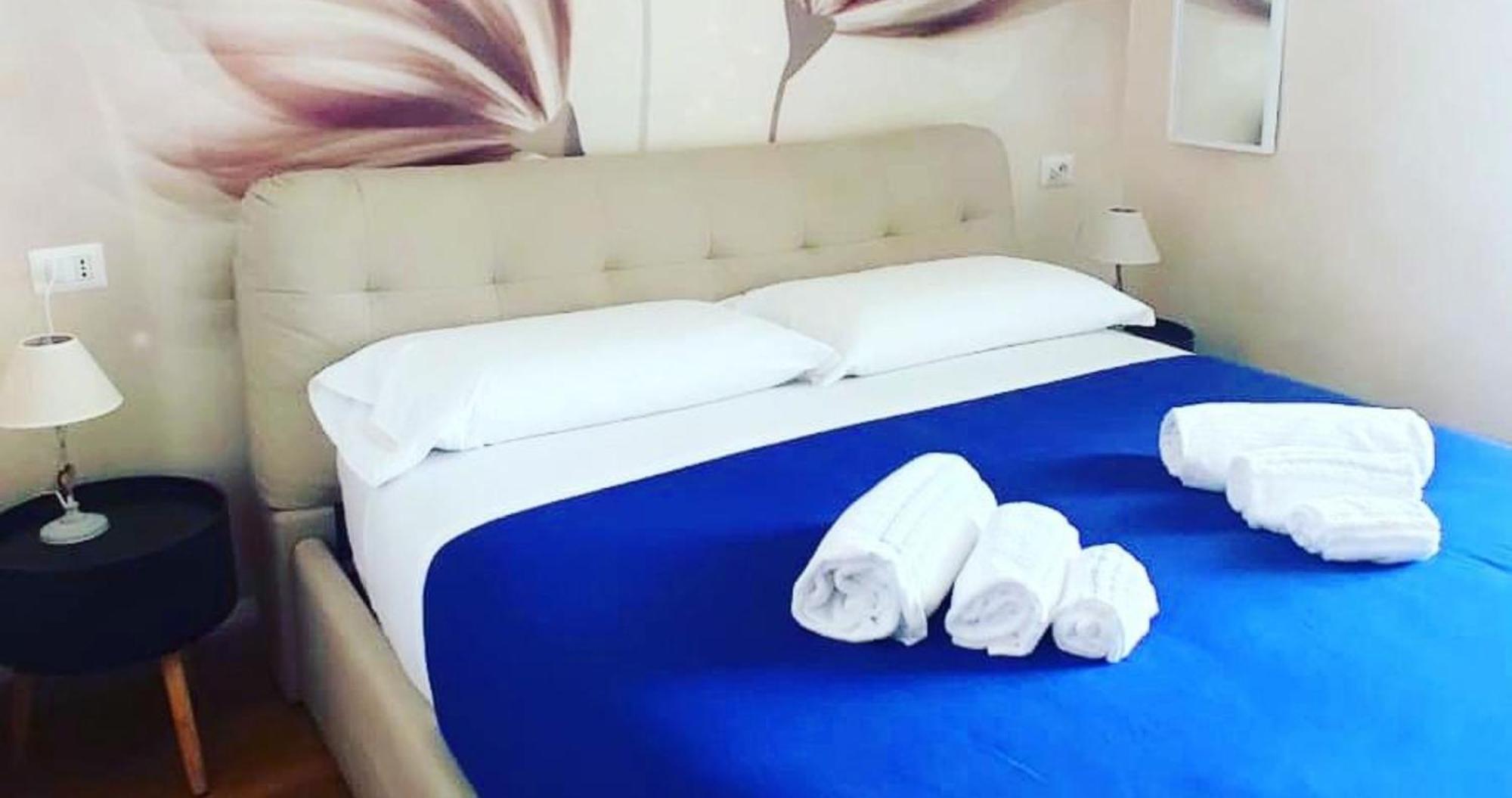 Deluxe Rooms And Chilling Jacuzzi Suite Guesthouse Roma Rom bilde